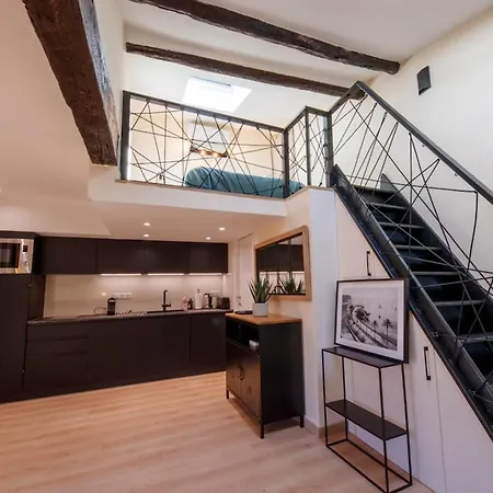 06a2 - Heart Of Old Beautiful Renovated