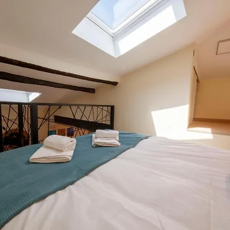 06a2 - Heart Of Old Beautiful Renovated *