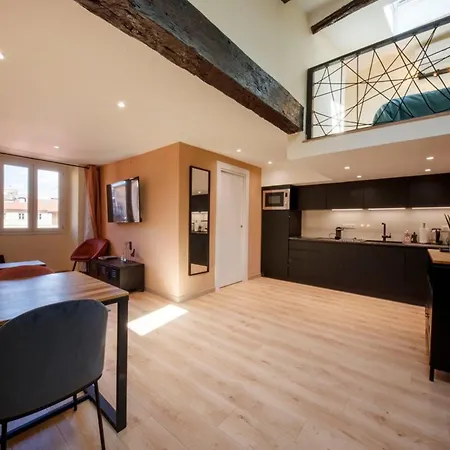 アパート 06a2 - Heart Of Old Beautiful Renovated