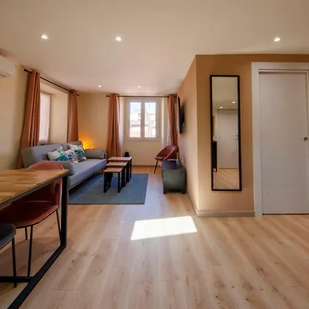 06a2 - Heart Of Old Beautiful Renovated ニース