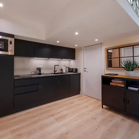 アパート 06a2 - Heart Of Old Beautiful Renovated *